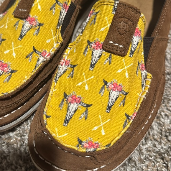 ARIAT Slip On Shoes - Picture 2 of 5